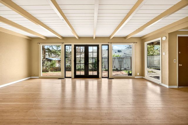 968 Garden Way, Ashland, OR 97520