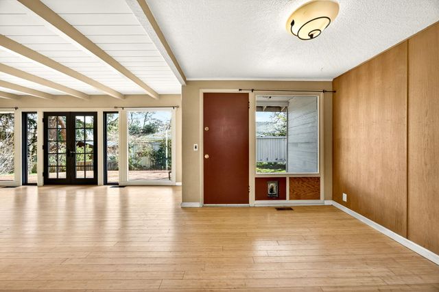 968 Garden Way, Ashland, OR 97520