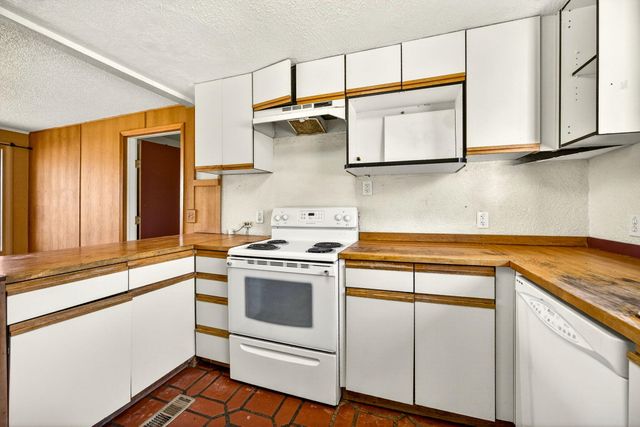 968 Garden Way, Ashland, OR 97520