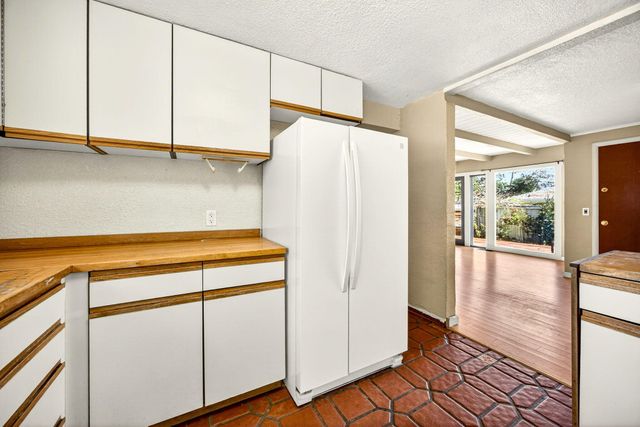 968 Garden Way, Ashland, OR 97520