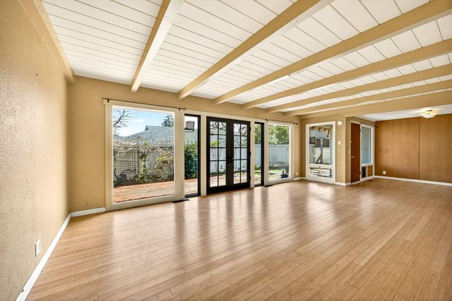 968 Garden Way, Ashland, OR 97520