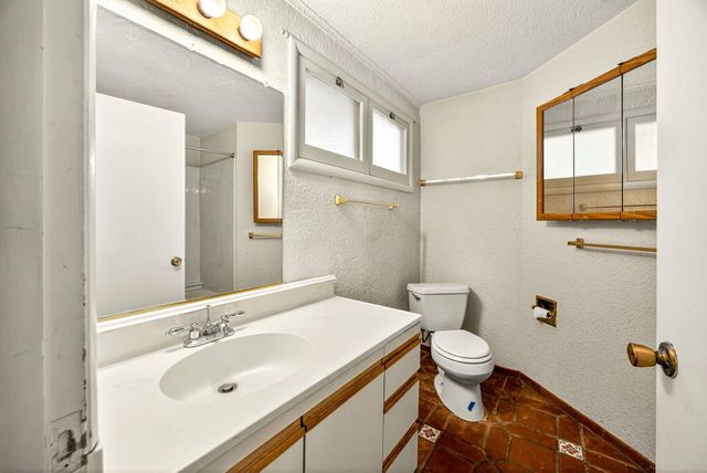 968 Garden Way, Ashland, OR 97520