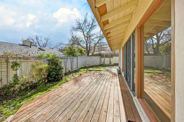 968 Garden Way, Ashland, OR 97520