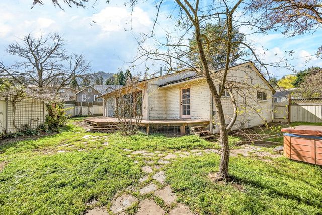 968 Garden Way, Ashland, OR 97520