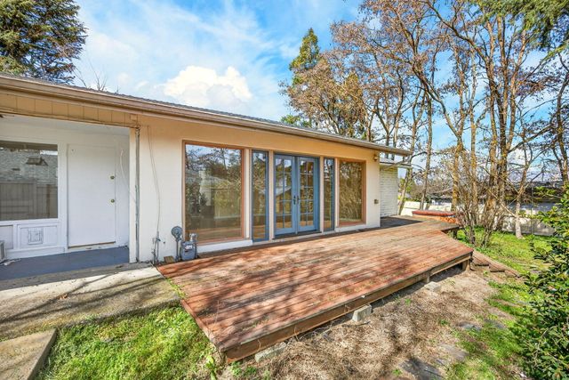 968 Garden Way, Ashland, OR 97520