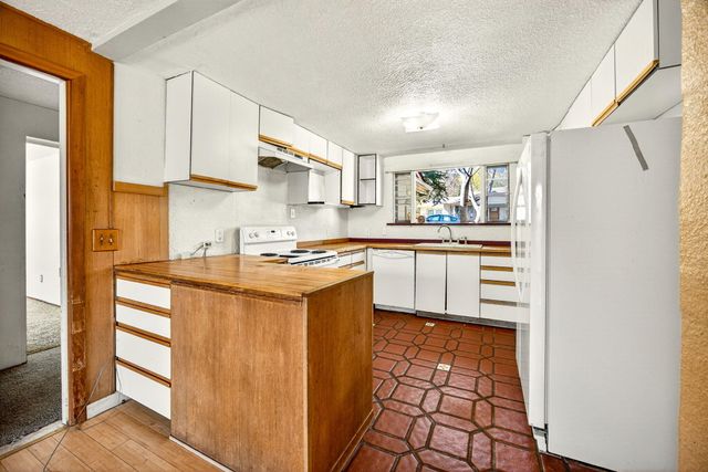 968 Garden Way, Ashland, OR 97520