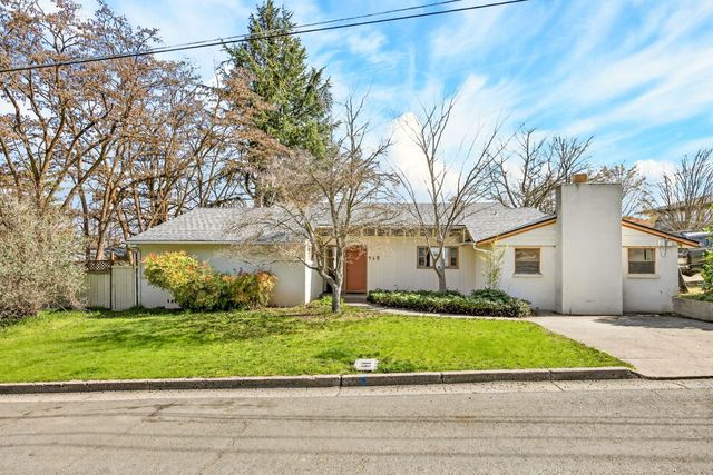 968 Garden Way, Ashland, OR 97520