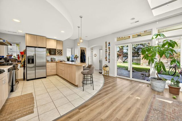 968 Garden Way, Ashland, OR 97520