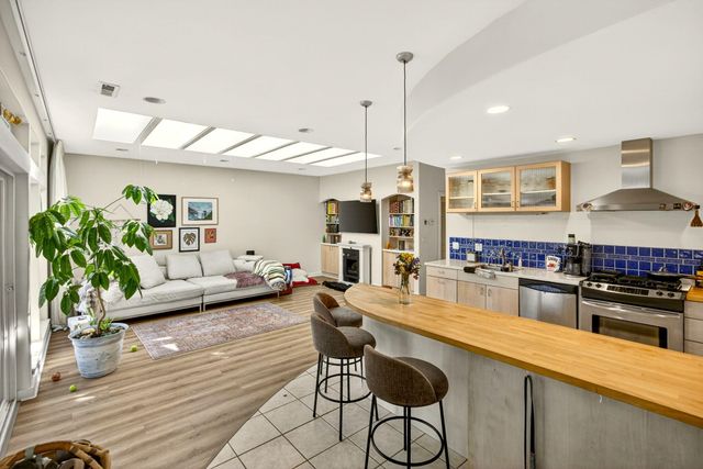 968 Garden Way, Ashland, OR 97520