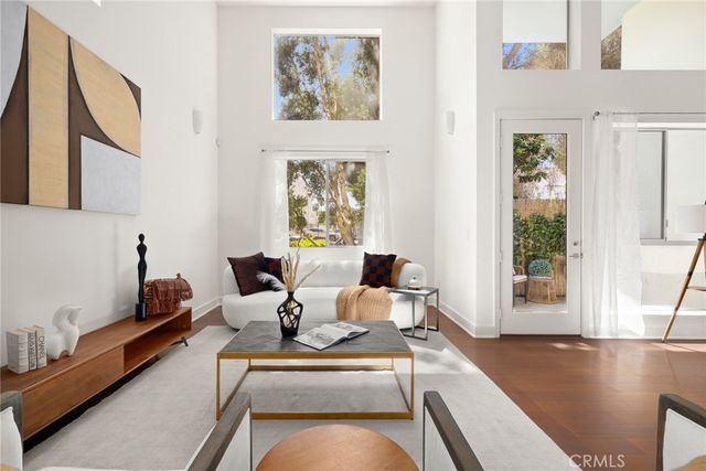 600 S Ridgeley Drive 113, Los Angeles, CA 90036