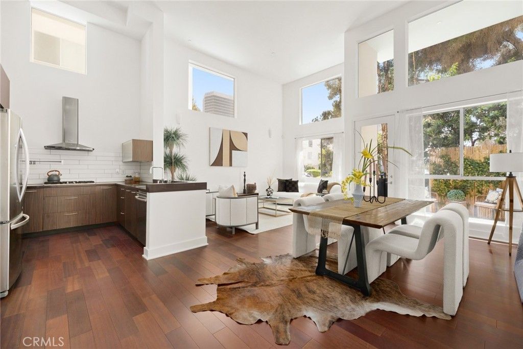 600 S Ridgeley Drive 113, Los Angeles, CA 90036