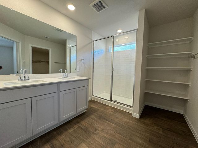 1305 Middleton GRV, Lockhart, TX 78644