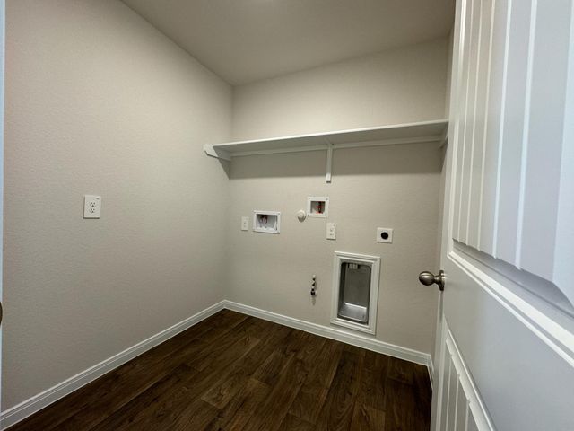 1305 Middleton GRV, Lockhart, TX 78644