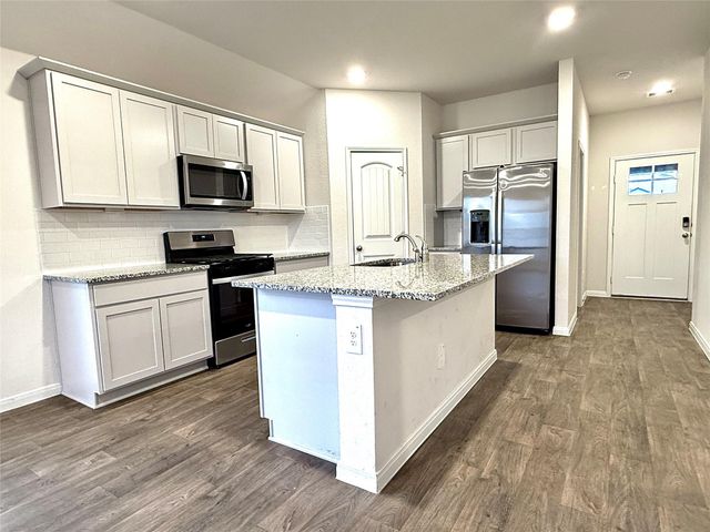 1305 Middleton GRV, Lockhart, TX 78644