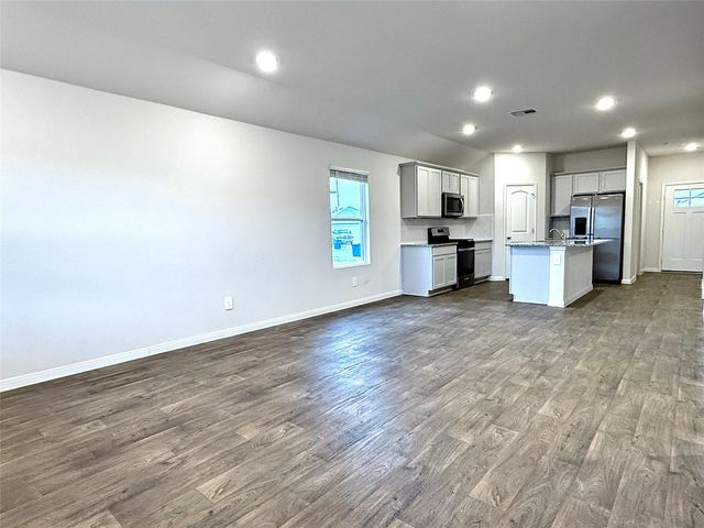 1305 Middleton GRV, Lockhart, TX 78644