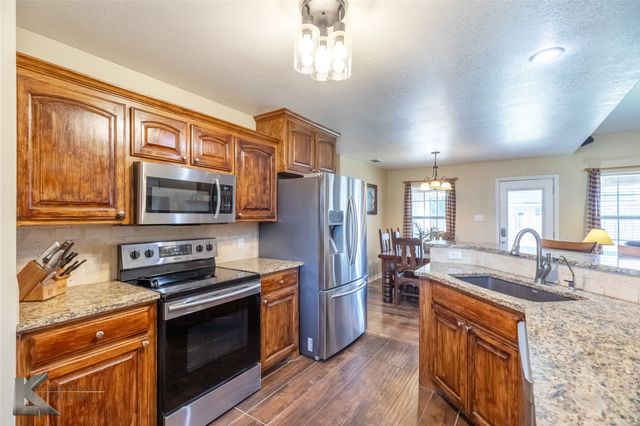 2102 OLD IRONSIDES Road, Abilene, TX 79601