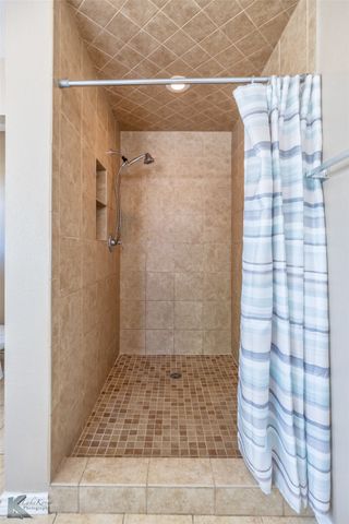 2102 OLD IRONSIDES Road, Abilene, TX 79601