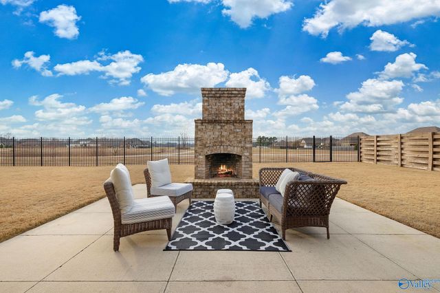 17173 Lochton Drive, Athens, AL 35613