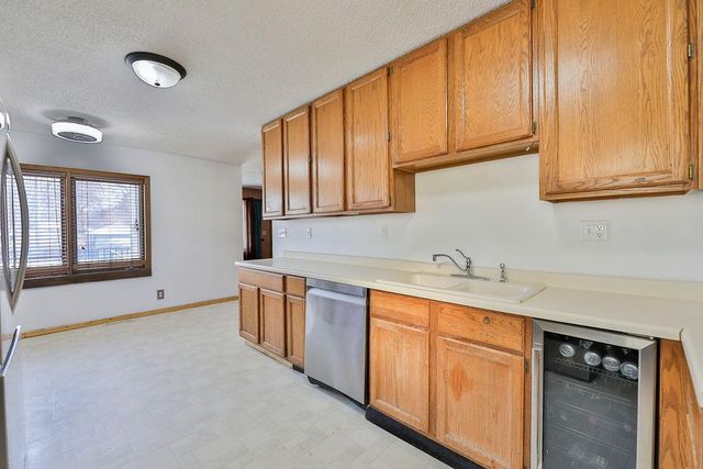 1011 14th Street S, Fargo, ND 58103