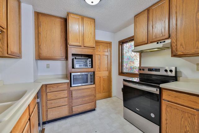 1011 14th Street S, Fargo, ND 58103