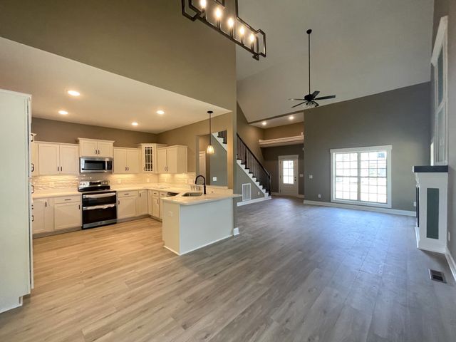 709 Eva Agnes Avenue, Clarksville, TN 37042