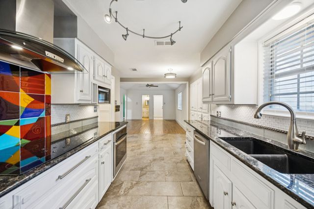 2954 Trail Lake Drive, Grapevine, TX 76051