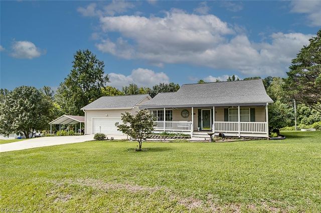 324 Deerfield Country Road, Randleman, NC 27317