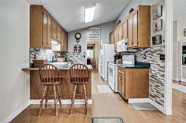 324 Deerfield Country Road, Randleman, NC 27317