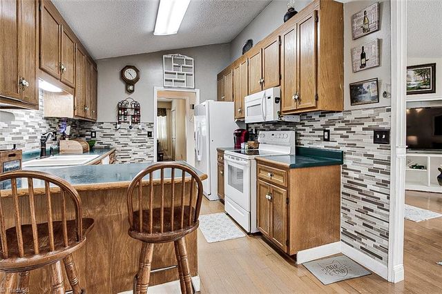 324 Deerfield Country Road, Randleman, NC 27317