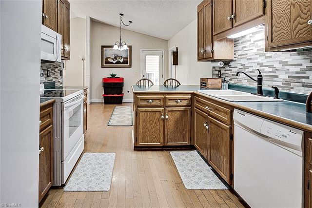 324 Deerfield Country Road, Randleman, NC 27317