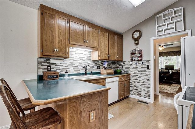 324 Deerfield Country Road, Randleman, NC 27317