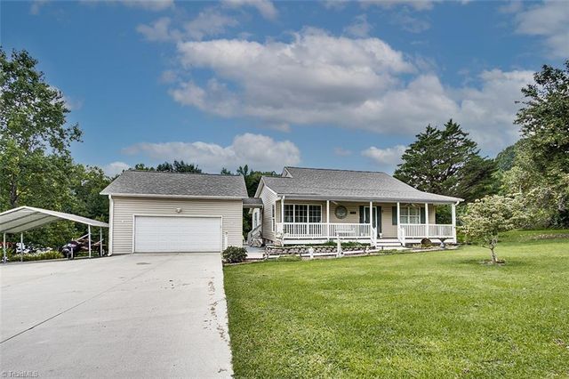 324 Deerfield Country Road, Randleman, NC 27317