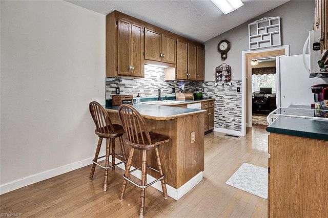 324 Deerfield Country Road, Randleman, NC 27317