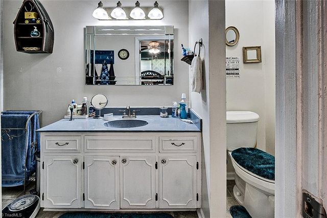 324 Deerfield Country Road, Randleman, NC 27317