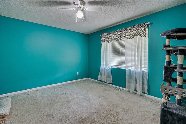 324 Deerfield Country Road, Randleman, NC 27317