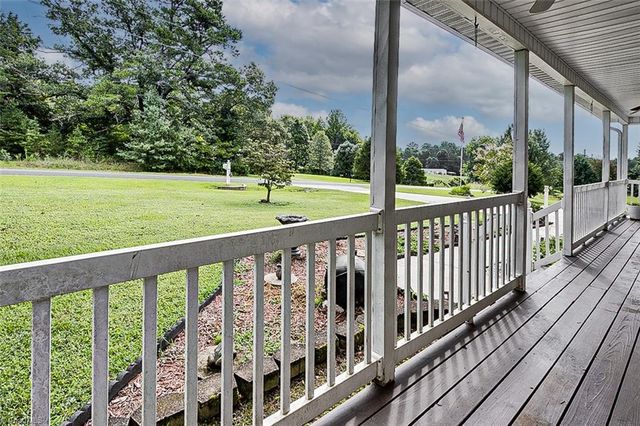 324 Deerfield Country Road, Randleman, NC 27317