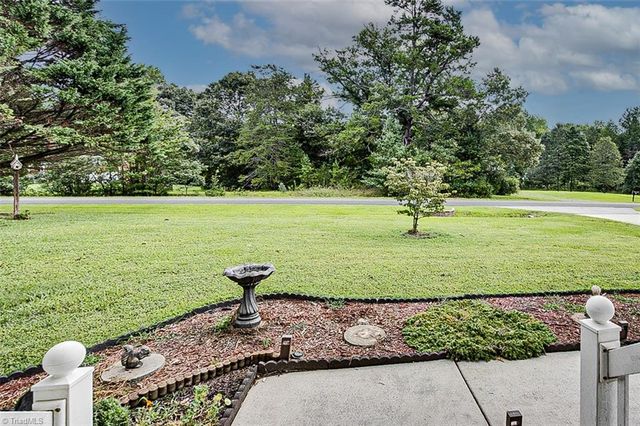 324 Deerfield Country Road, Randleman, NC 27317