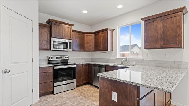 615 E 21st Ave, Kennewick, WA 99337