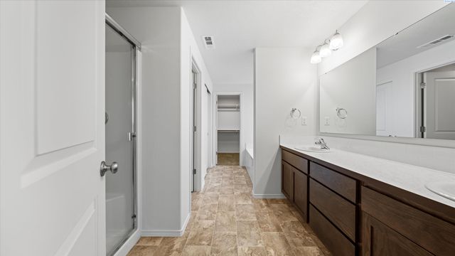 615 E 21st Ave, Kennewick, WA 99337