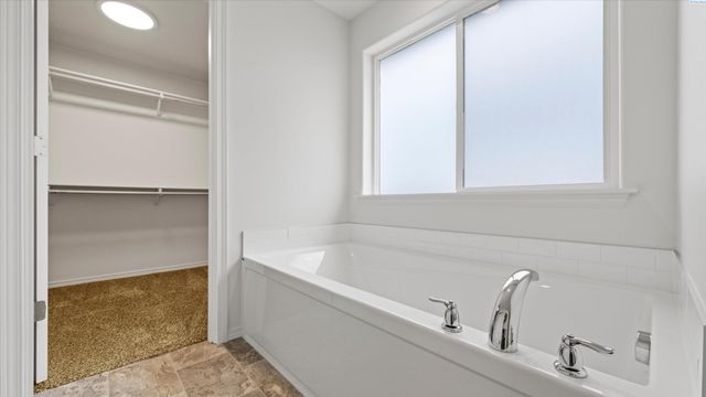 615 E 21st Ave, Kennewick, WA 99337