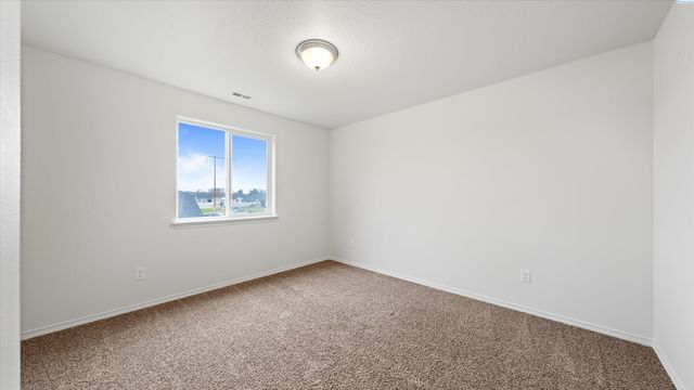 615 E 21st Ave, Kennewick, WA 99337