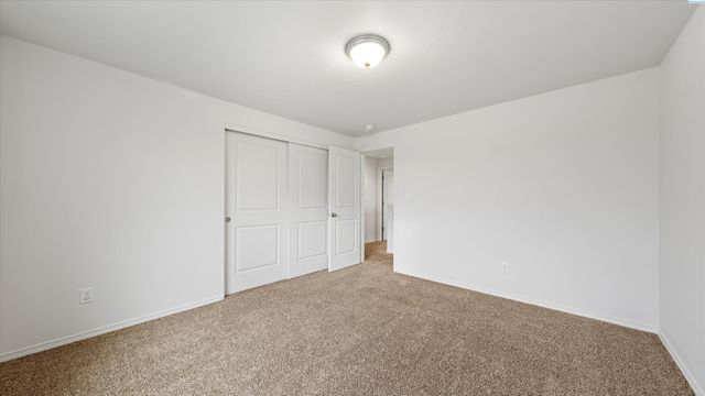 615 E 21st Ave, Kennewick, WA 99337