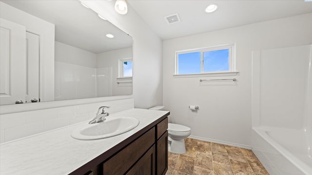 615 E 21st Ave, Kennewick, WA 99337