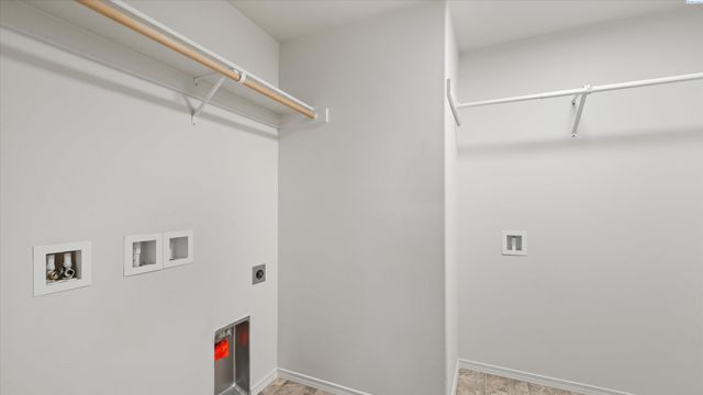 615 E 21st Ave, Kennewick, WA 99337