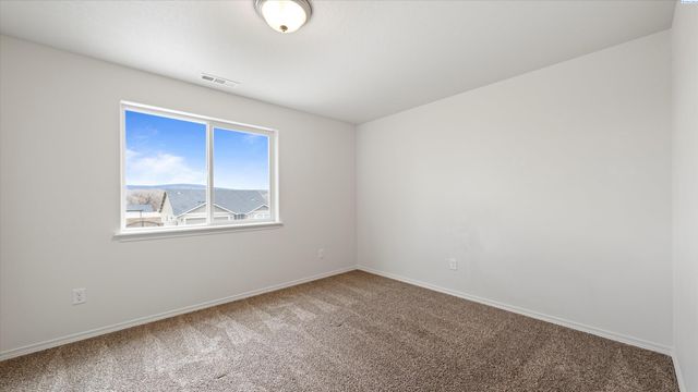 615 E 21st Ave, Kennewick, WA 99337