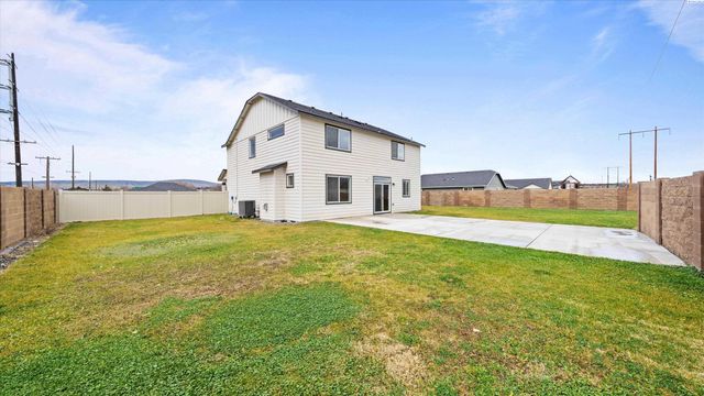 615 E 21st Ave, Kennewick, WA 99337