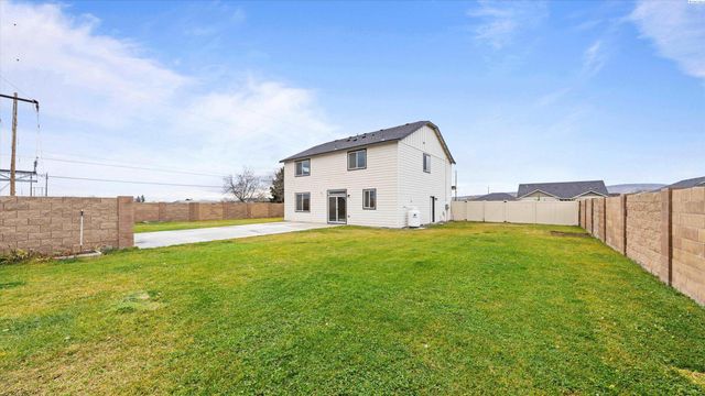 615 E 21st Ave, Kennewick, WA 99337