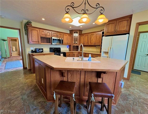 6340 Mallard Creek Run, Lorain, OH 44053