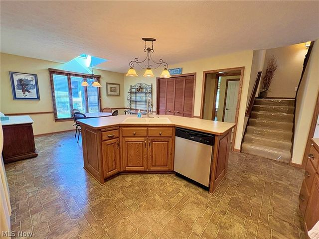 6340 Mallard Creek Run, Lorain, OH 44053