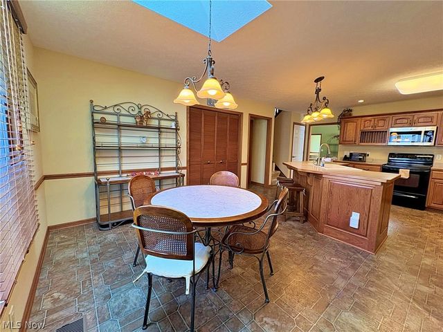 6340 Mallard Creek Run, Lorain, OH 44053